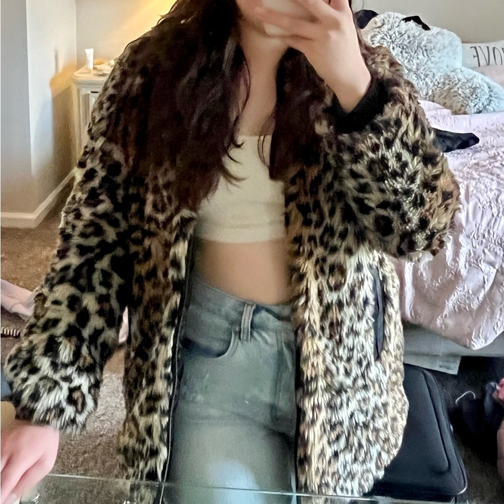 Faux fur leopard jacket